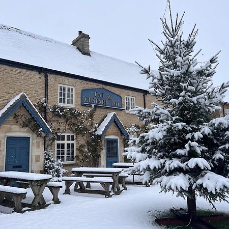Cat And Custard Pot Inn Shipton Moyne Экстерьер фото