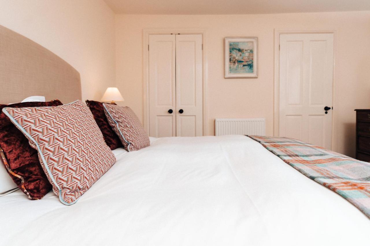 Cat And Custard Pot Inn Shipton Moyne Экстерьер фото